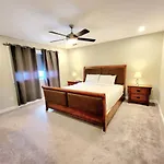 3 Bedroom Town House In Ottawa Close To Downtown