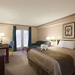 Travelodge By Wyndham Ottawa West