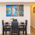 Modern Studio W King Bed - Central Ottawa