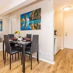 Modern Studio W King Bed - Central Ottawa