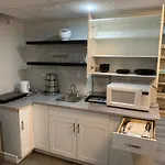 A Bright Specious 1 Bedroom Unit In The Basement