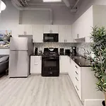 Bachelor Apartment In Downtown
