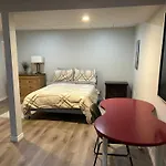 A Bright Specious 1 Bedroom Unit In The Basement