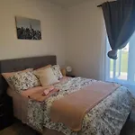 Good Fortune Residence, Homestay *