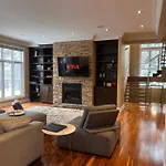 Manotick Villa