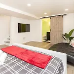Cozy Modern 4Br Home With Sunny Patio