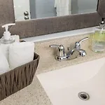 Pet-friendly - Near Chinatown & Little Italy *