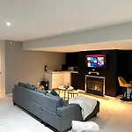 Luxury & Free Parking Bachelor