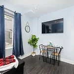 Pet-friendly - Near Chinatown & Little Italy