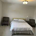 Ottawa Airport Guesthouse