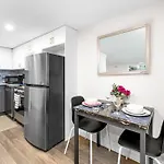 Modern Basement Flat In The Heart Of Historic Ottawa