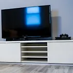 Cozy Two Bedroom Home-Free Parking