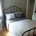 Beautiful, Clean, Quiet 2 Br-In Downtown Ottawa. Parking, Wifi And Netflix Included