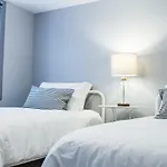 Cozy Two Bedroom Home-Free Parking
