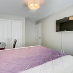 Henia's Bed & Breakfast Ottawa