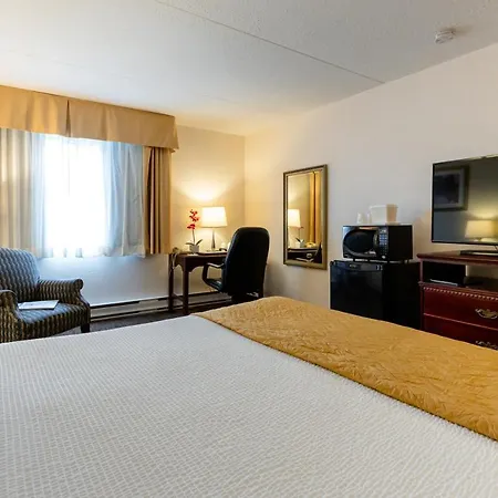 Travelodge By Wyndham East Hotel