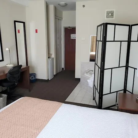 Days By Wyndham Airport Ottawa