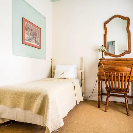 Bed & Breakfast Mcgee's 3*