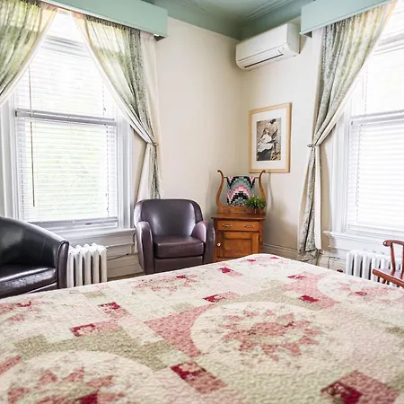 Bed & Breakfast Mcgee's 3*