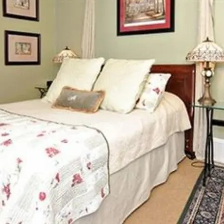 Mcgee's Bed & Breakfast Ottawa