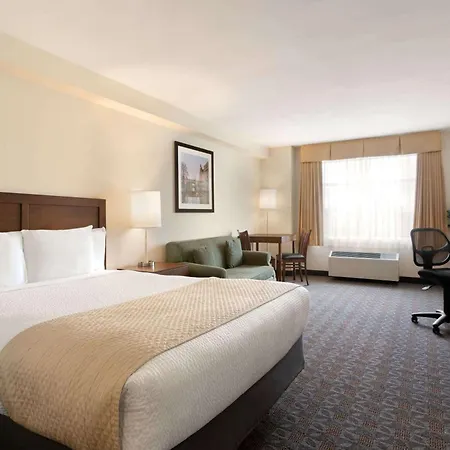 Days By Wyndham Airport Hotel 3*