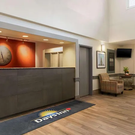 Hotel Days By Wyndham Airport