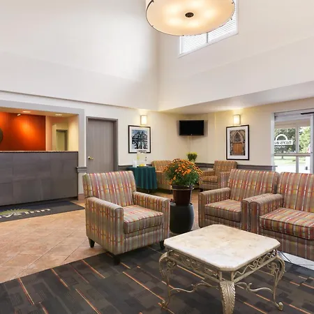 Days By Wyndham Airport 3*