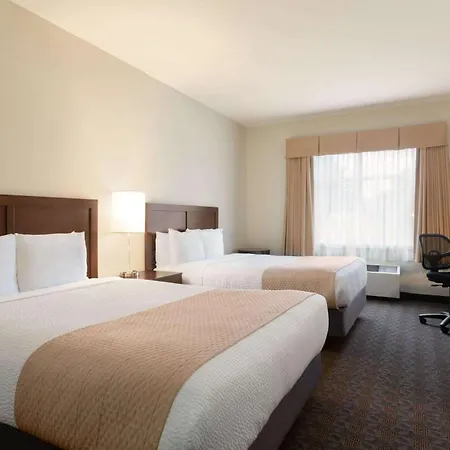 Hotel Days By Wyndham Airport 3*