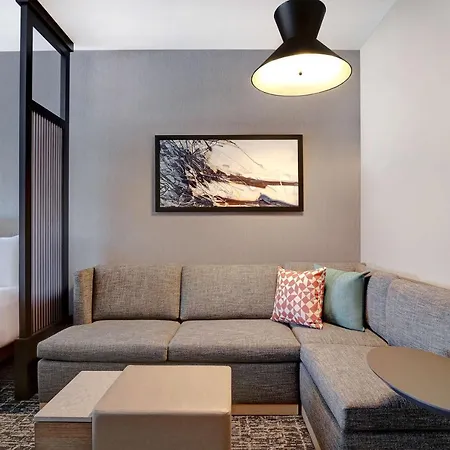 Hyatt Place West 3*
