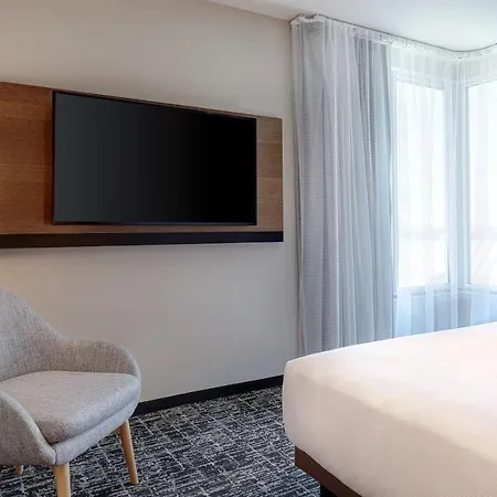 Hyatt Place West 3*