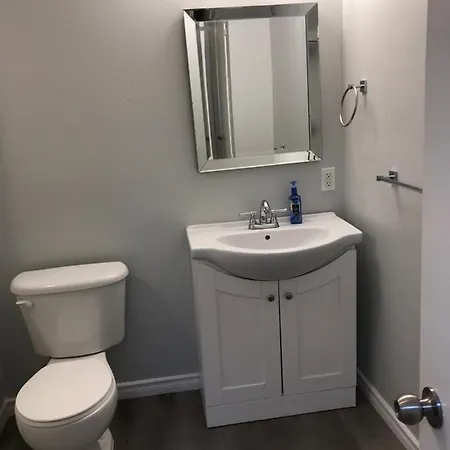 A Bright Specious 1 Bedroom Unit In The Basement Homestay Ottawa