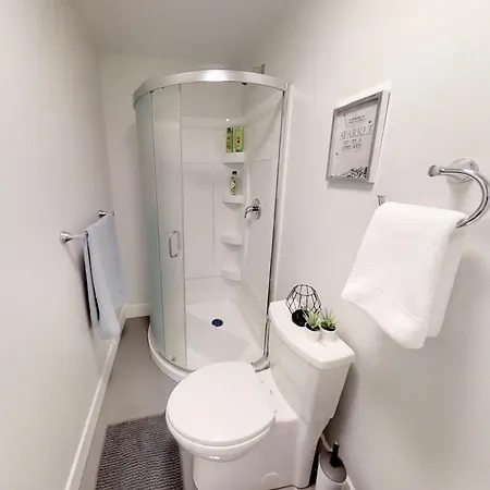 Bed & Breakfast Bachelor In Downtown *