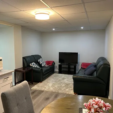 A Bright Specious 1 Bedroom Unit In The Basement Homestay Ottawa