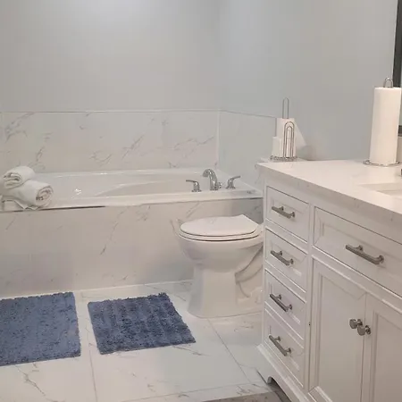 Private Homestay In Kanata South Homestay