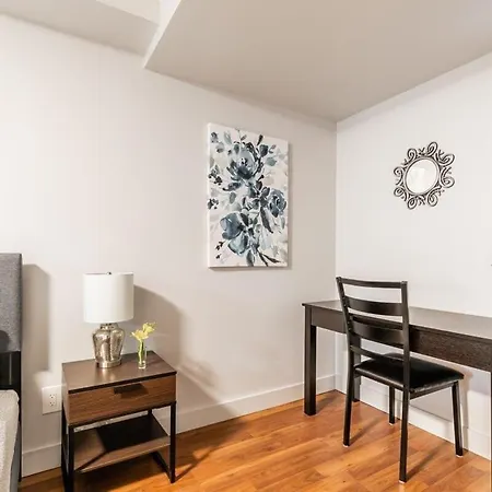 Work-friendly 2br - Near Downtown Apartment *