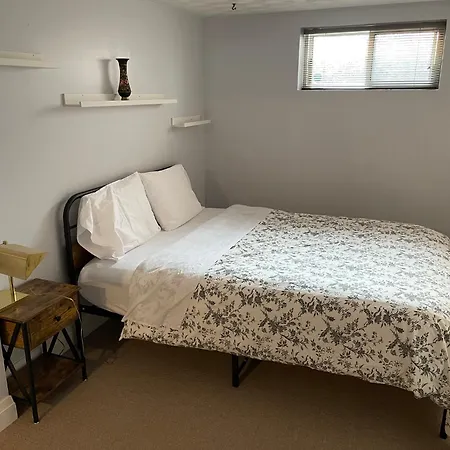 Big Bedroom, 24 * Ottawa