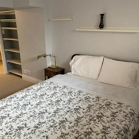 Big Bedroom, 24 * Ottawa