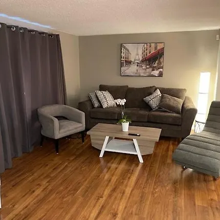Big Bedroom, 24 Homestay Ottawa
