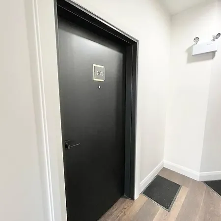 Charming 1 Bed In Prime Westboro * Ottawa