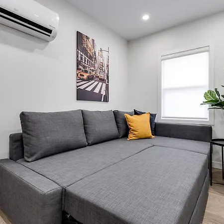 Apartment Modern Comfort - Small Studio - Downtown