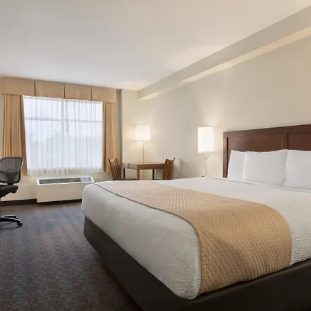 Days By Wyndham Airport 3*