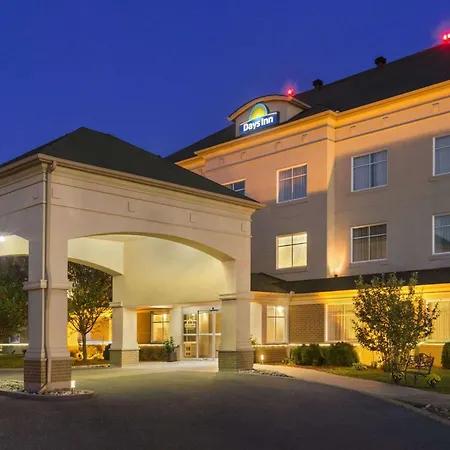Days By Wyndham Airport