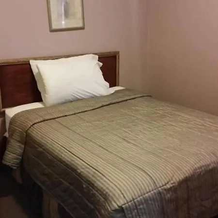 Bed & Breakfast A Voyageur's 3*