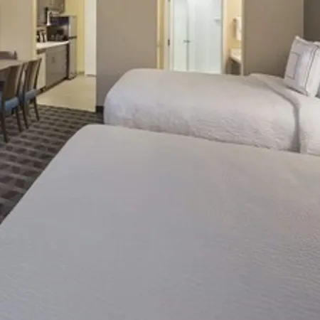 Towneplace By Marriott Kanata Hotel