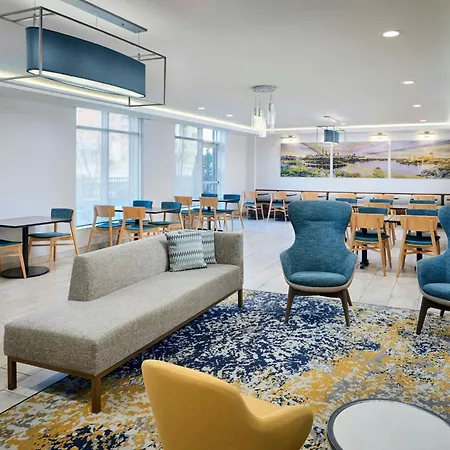 Hotel Towneplace By Marriott Kanata 3*