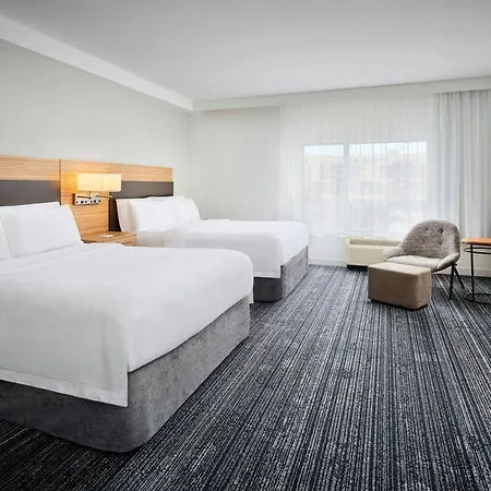 Towneplace By Marriott Kanata Hotel 3*