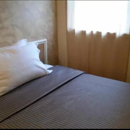 Bed & Breakfast A Voyageur's 3*