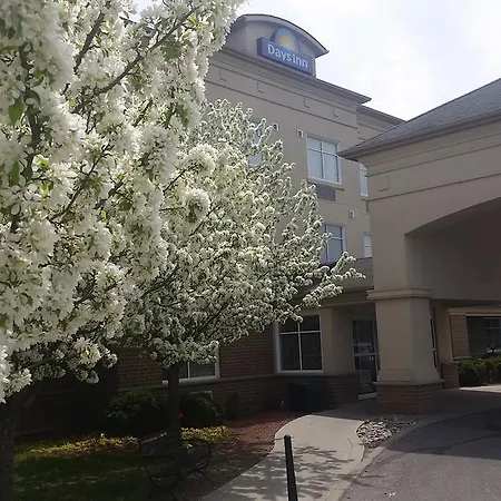Hotel Days By Wyndham Airport