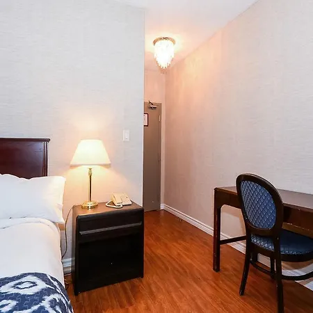 Ottawa Inn Hotel 2*