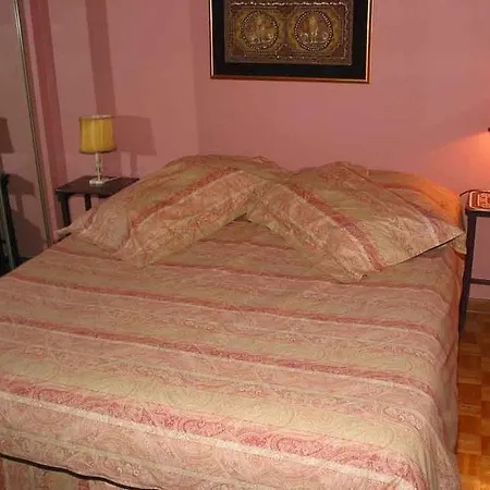 Gite De Brouage Bed & Breakfast